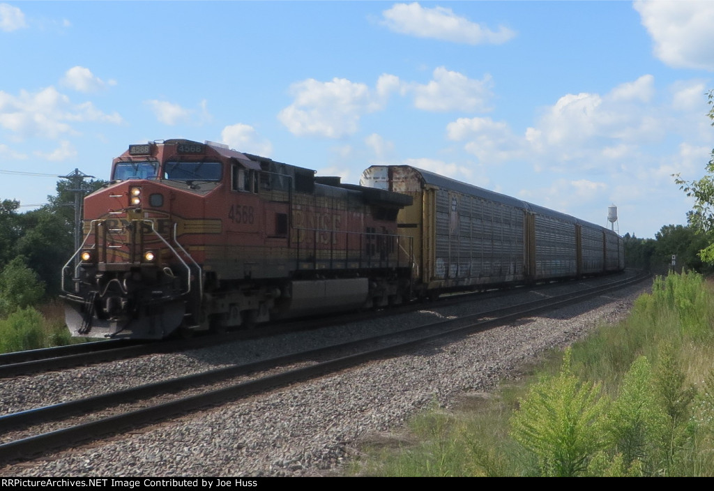 BNSF 4568 East